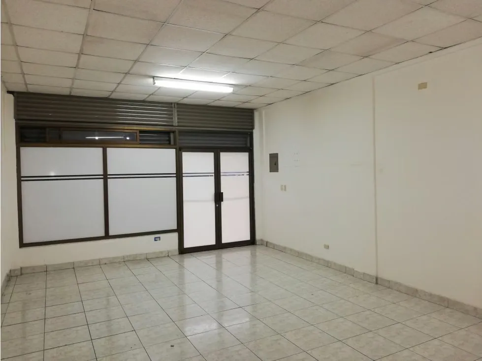 Se alquila local comercial en segundo piso, en una zona con mucho flujo ... — photo 3