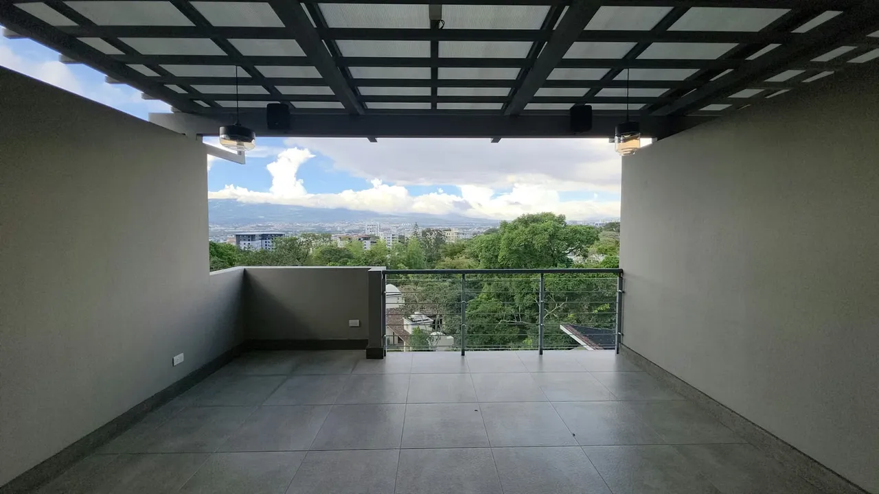 Alquiler moderna casa en condominio, Guayabos, Curridabat