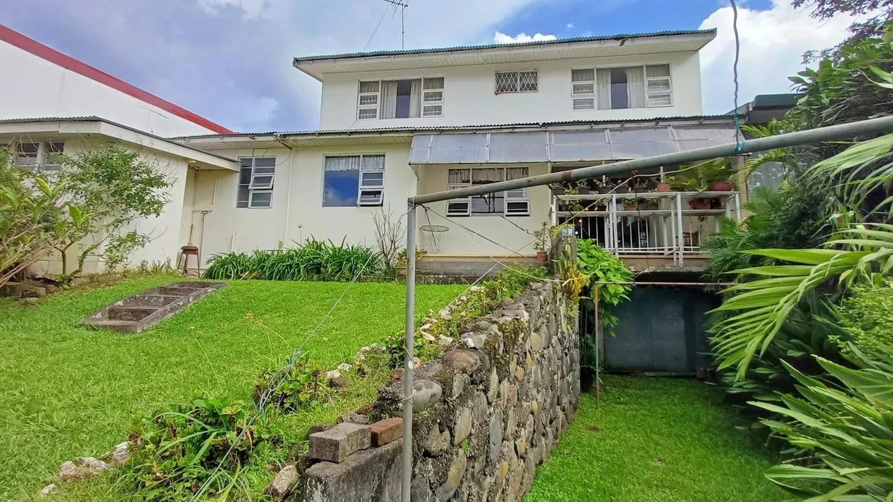 Three-level house for sale in Montes de Oca-Mercedes. 26-238
