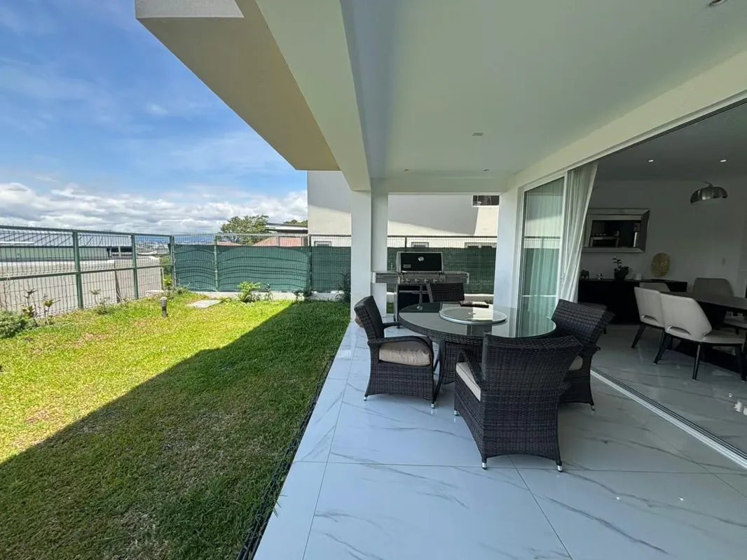Unfurnished house for rent in Guachipelín, Escazú