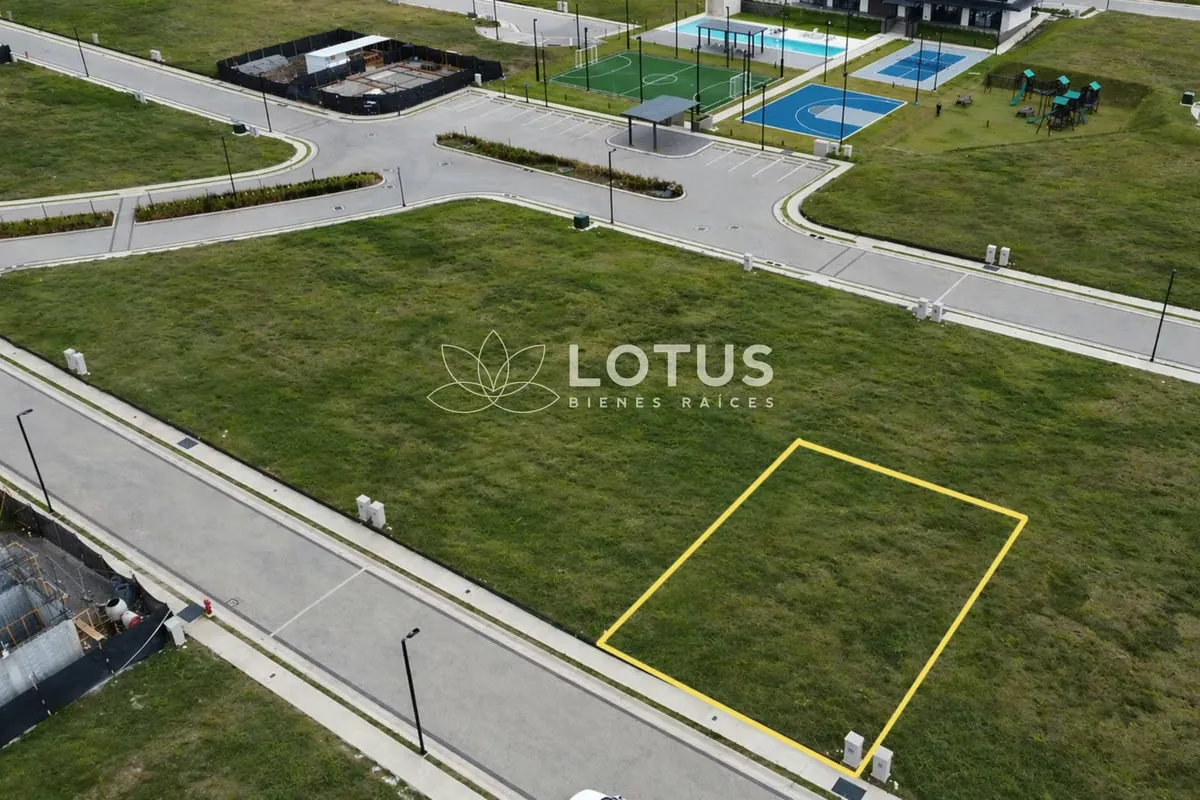 Lot for sale in Cond Avenida del Este, Lomas de Ayarco, CODIGO AJ047