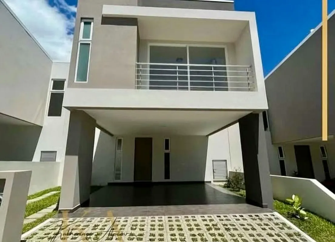 Se Alquila Casa AMUEBLADA en Condominio Nasara, Rio Oro de Santa Ana.
