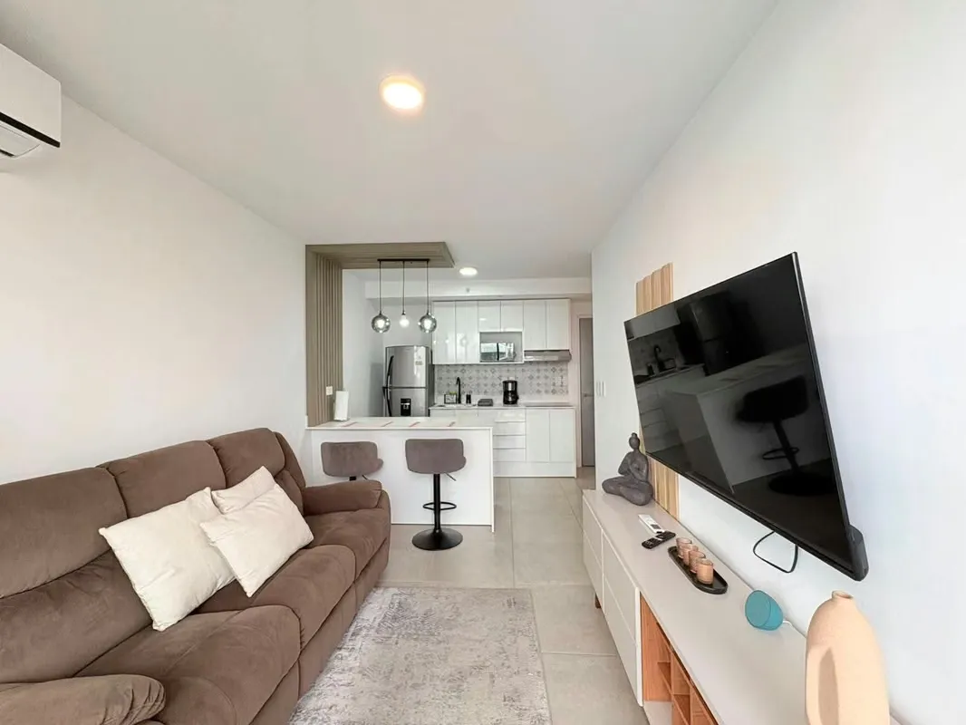 Fully equipped with refrigerator, template and extractor and furnished
