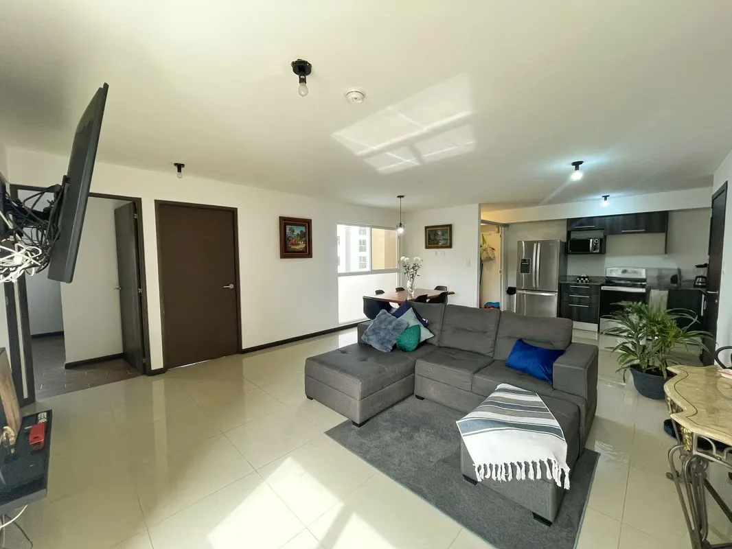 Este encantador apartamento en alquiler se ubica en un condominio seguro y tranquilo, con un ambiente ideal para quienes buscan comodidad, privacidad y buena ubicación en ...