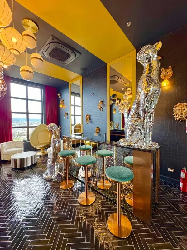 Elegant apartment of 33 m ², fully furnished and decorated according to the exclusive design of ...