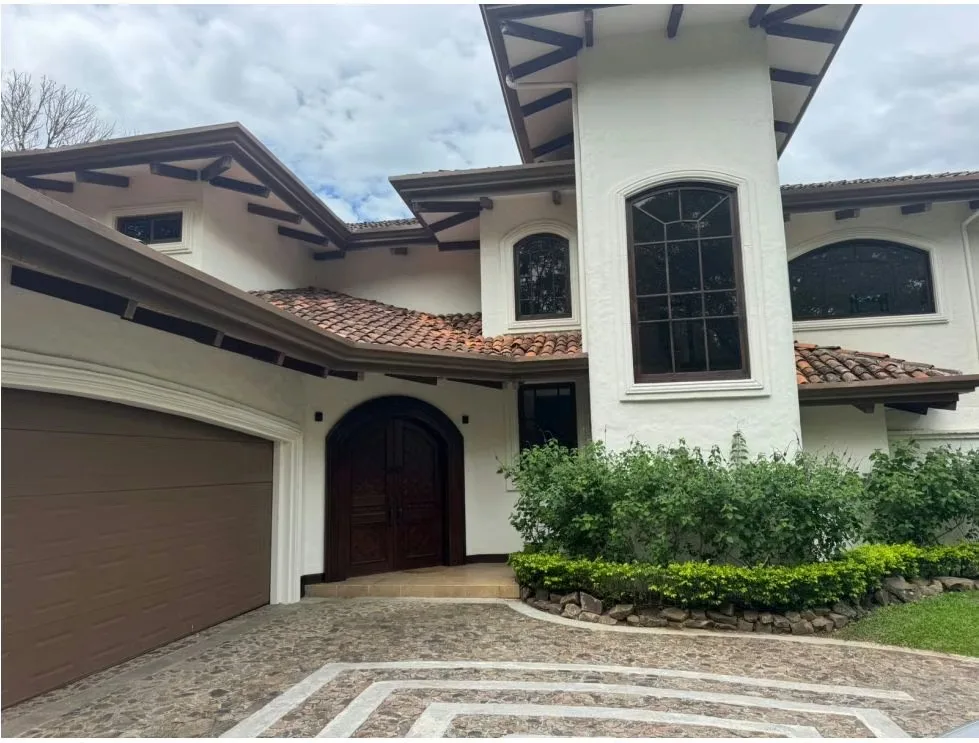 Eco-Residencial Villa Real, Santa Ana – 4DOR/4.5BA - Privacidad y Vistas Espectaculares