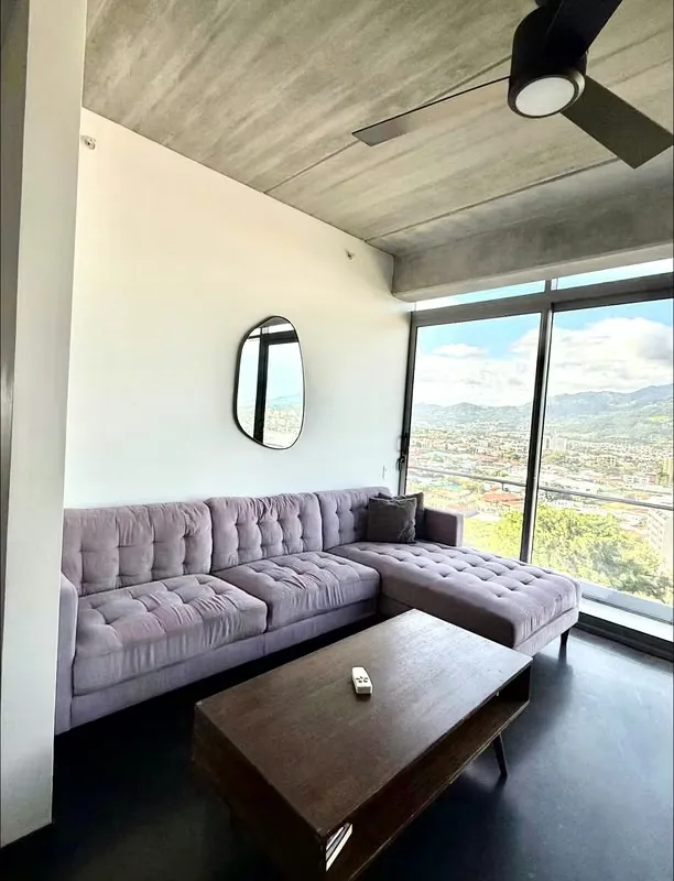 Ubicado en una de las zonas más exclusivas y convenientes del oeste de San José, este hermoso apartamento se encuentra ... — photo 4