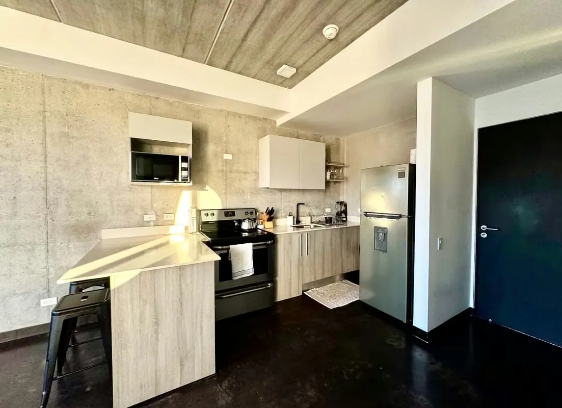 Ubicado en una de las zonas más exclusivas y convenientes del oeste de San José, este hermoso apartamento se encuentra ... — photo 5