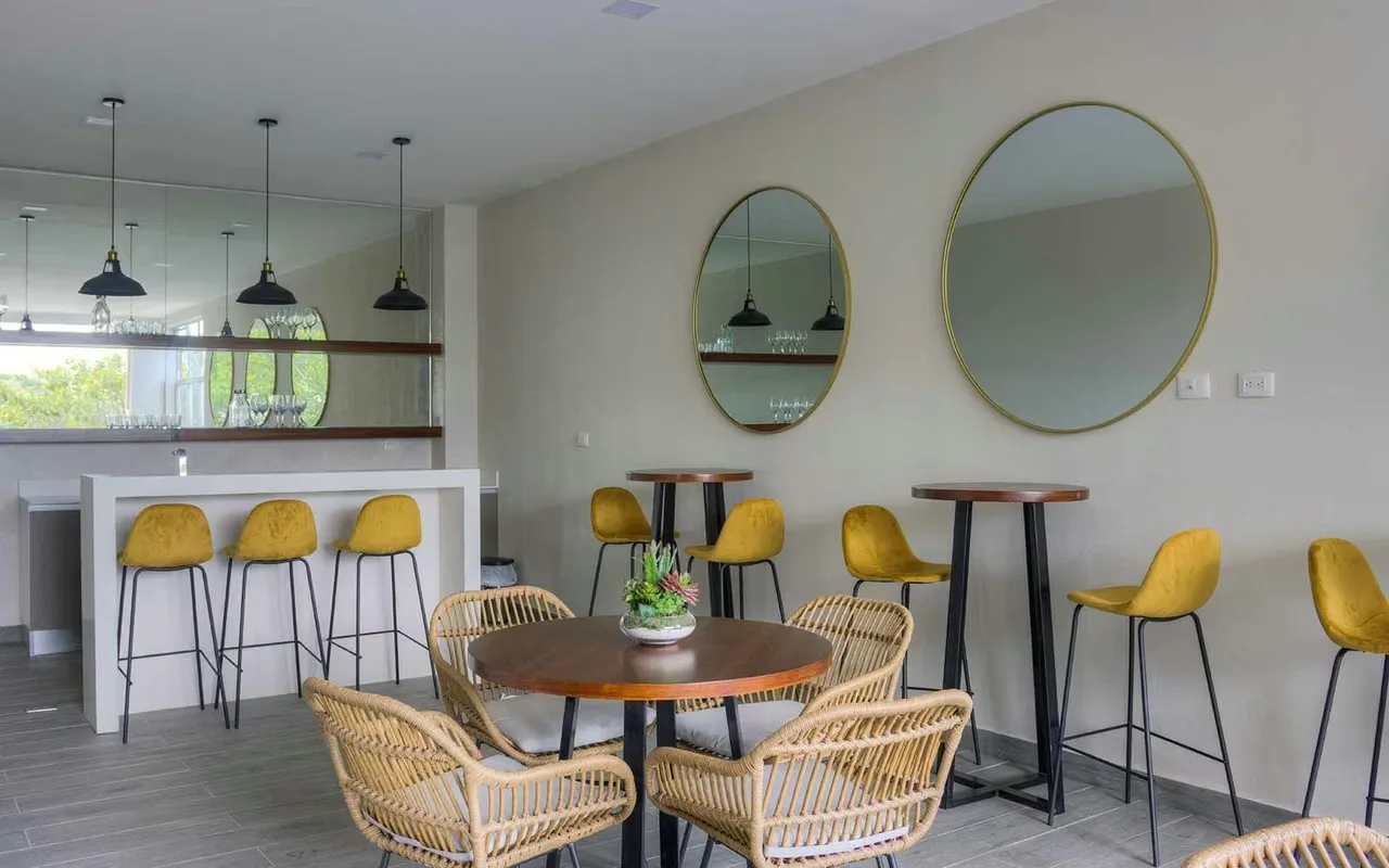 Descubra este casa de 3 habitaciones y 3 baños, ubicado en una de las zonas más exclusivas y convenientes de Santo Domingo de Heredia, frente al reconocido Hotel Bougainvillea. — photo 2