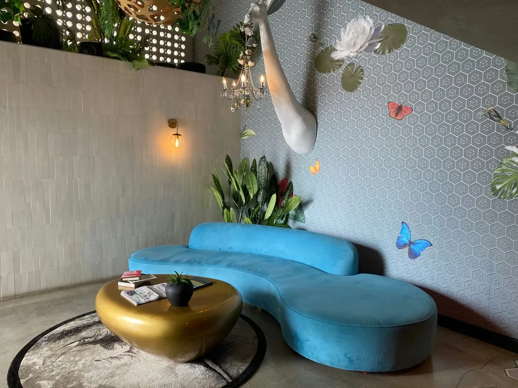 Experience modern urban living in one of San José's most desirable locations, just steps away ... — photo 4