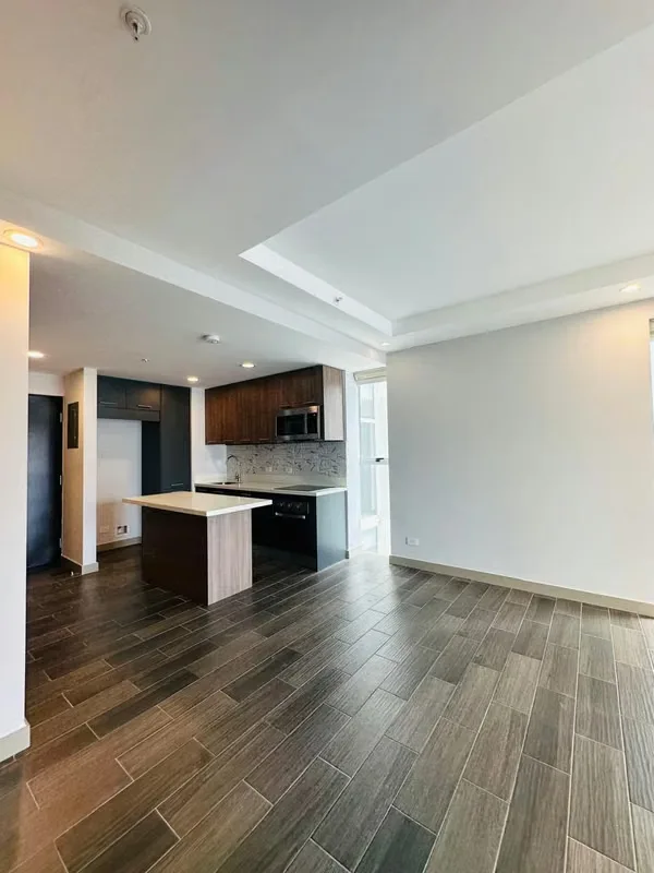 De una Habitación, sala,comedor cocina, terraza, cuarto de lavado, un baño, espacio para un vehículo, seguridad 24 horas, piscina, sala de eventos rancho BBQ play infantil zonas ...