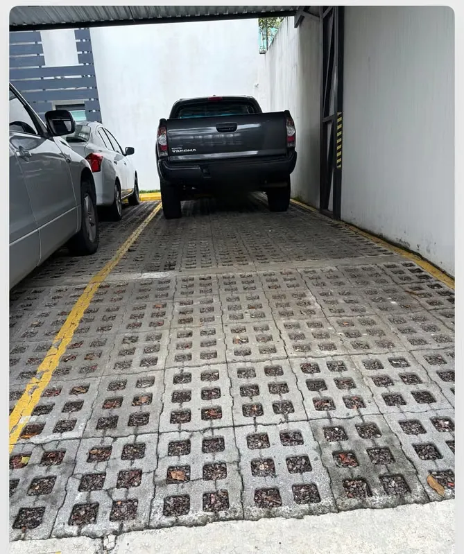 APARTMENT FOR SALE: 2 BR / 2 BA / 2 PARKING SPACES – URUCA, SAN JOSÉ FV — photo 2