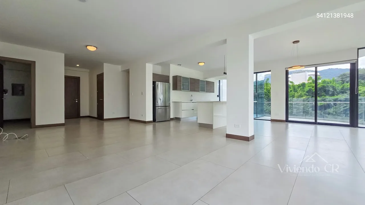 El Apartamento esta ubicado en Escazú San Rafael, es un proyecto moderno es una torre de 8 pisos, 4 apartamentos por planta, amplias zonas verdes, con vidrios panorámicos, vistas a ...