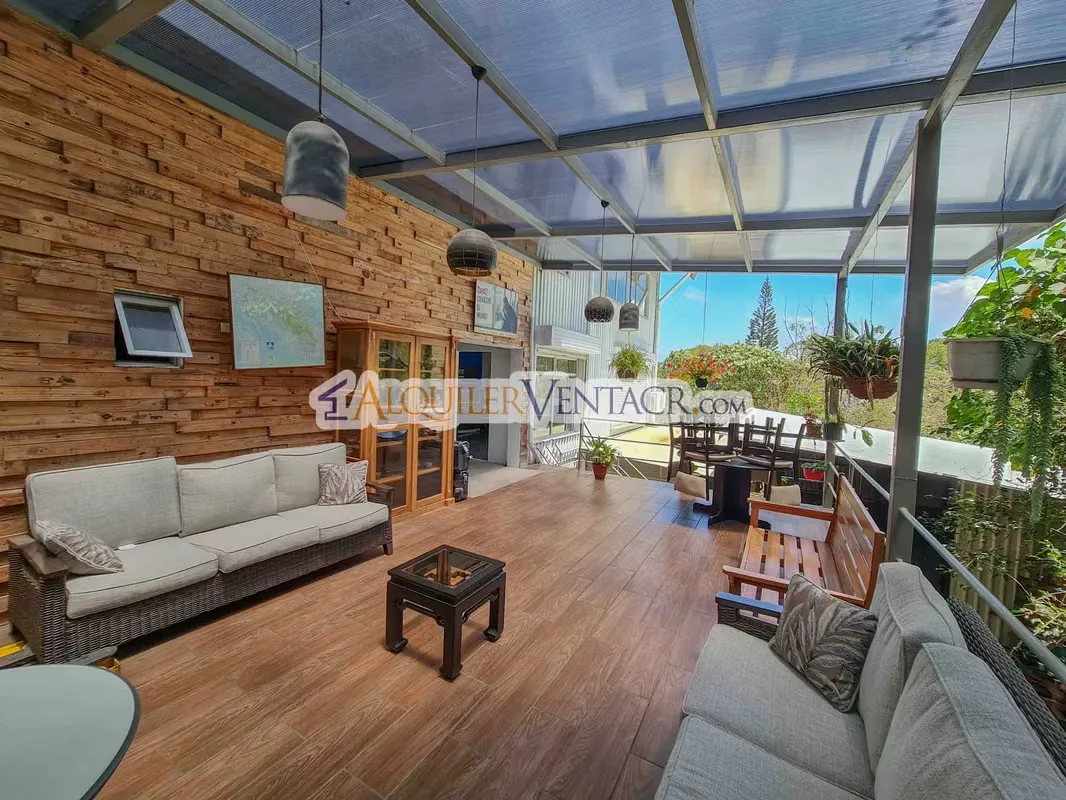 OFIBODEGA DE 625 M2 CON 1.132 M2 DE LOTE EN SAN ANTONIO ESCAZU
