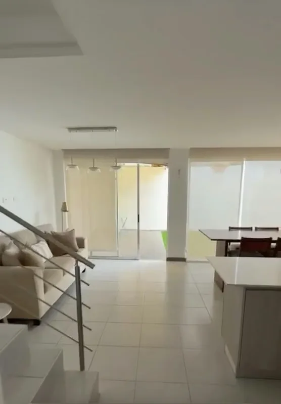 Hermosa casa esquinera en condominio, con entrada lateral independiente, ubicada en una de ... — photo 4