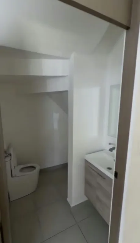 Hermosa casa esquinera en condominio, con entrada lateral independiente, ubicada en una de ... — photo 5