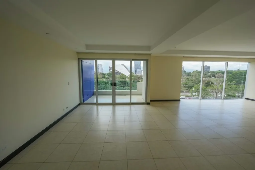 Apartamento ubicado frente al Parque Metropolitano La Sabana , en el Condominio Sabana Real, el mismo cuenta con 194m2 habitables y se distribuye en un solo nivel en el piso 5 de la ..., photo 4