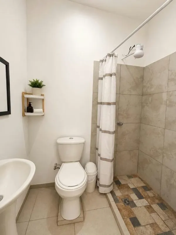 210 colones , Alquiler de Habitación - Semi amueblado - SAN PEDRO - BARRIO DENT , CERCA DE UCR - MALL SAN PEDRO , Ubicación perfecta para quienes buscan comodidad y seguridad en las ... — photo 4