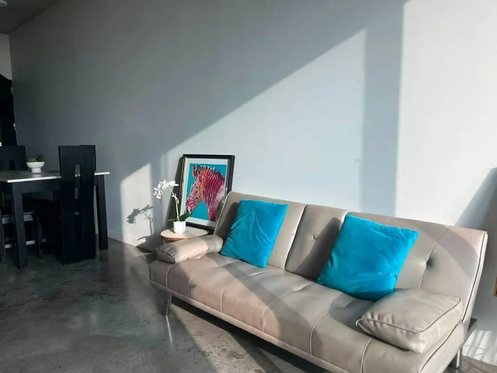 Alquiler apartamento studio amueblado y equipado URBN EscalanteUbicado en: Barrio Escalante