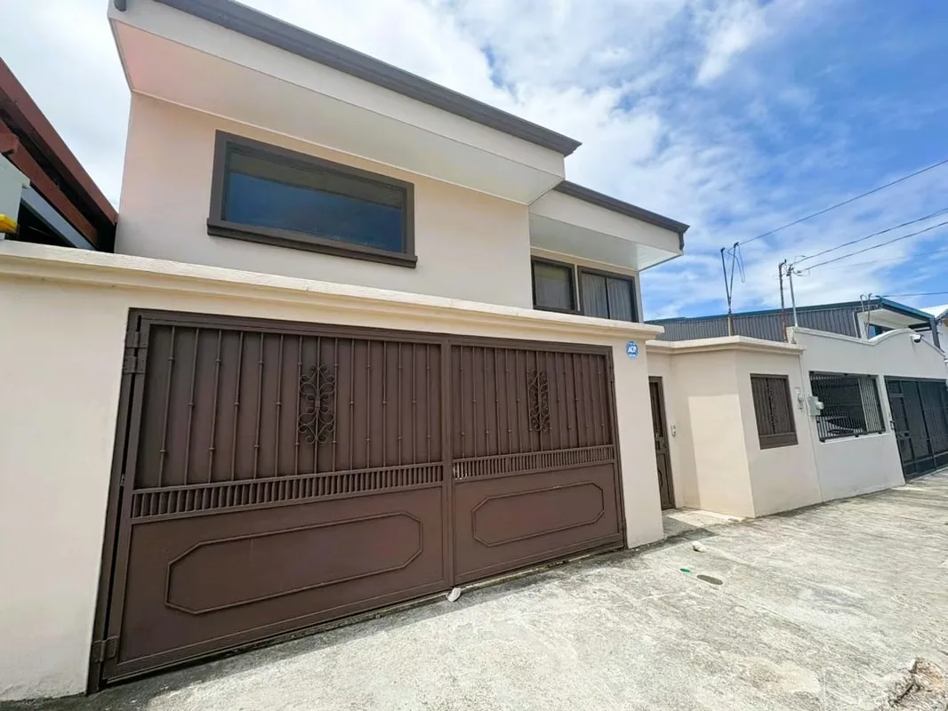 Ubicada en una de las zonas residenciales más exclusivas de Santo Domingo de Heredia, esta propiedad ofrece un ... — photo 3