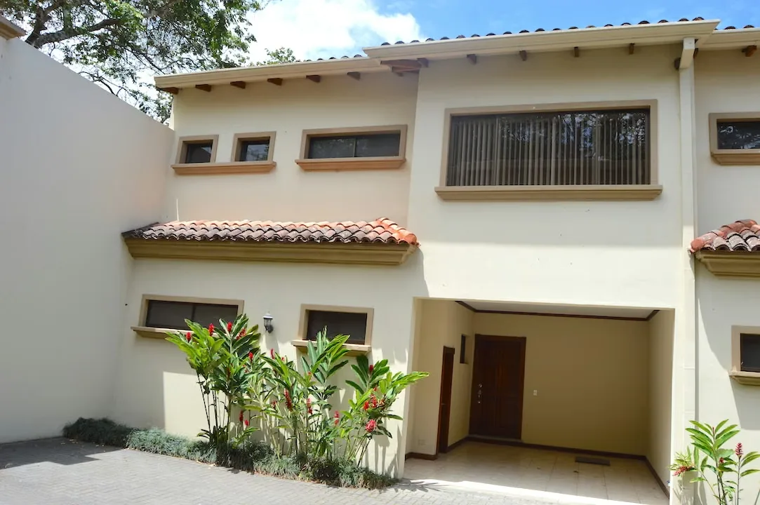 Beautiful Home for Rent in Bello Horizonte 690,000 per month