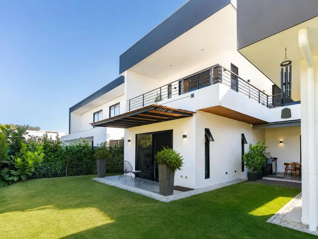 Venta de Casa en Santa Ana Condominio Exclusivo
