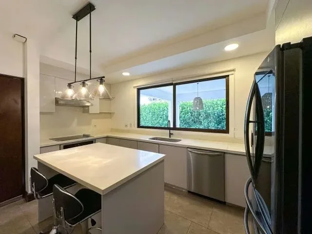 Casa en venta o alquiler en Alto de Las Palomas — photo 3