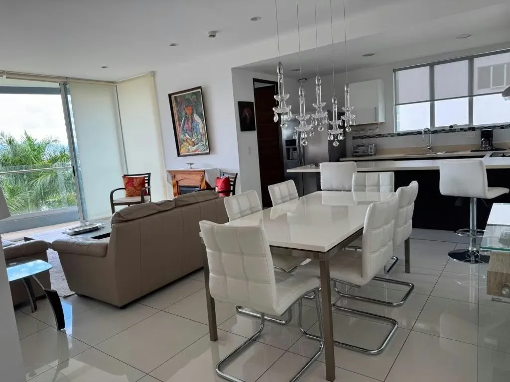 Escazú – Spacious and Modern Furnished Apartment for Rent