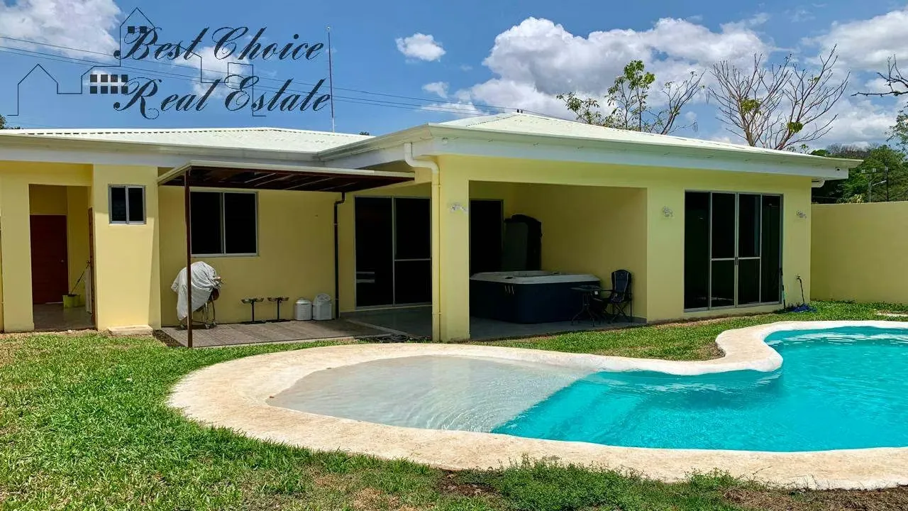 Ubicada en una de las zonas residenciales más prestigiosas y cotizadas del país, esta hermosa propiedad combina comodidad, ...