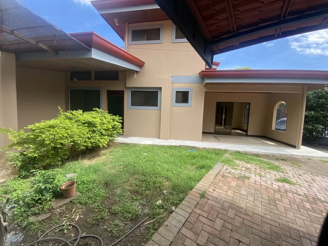 Spacious Independent Home for Sale – Belén | Prime Location