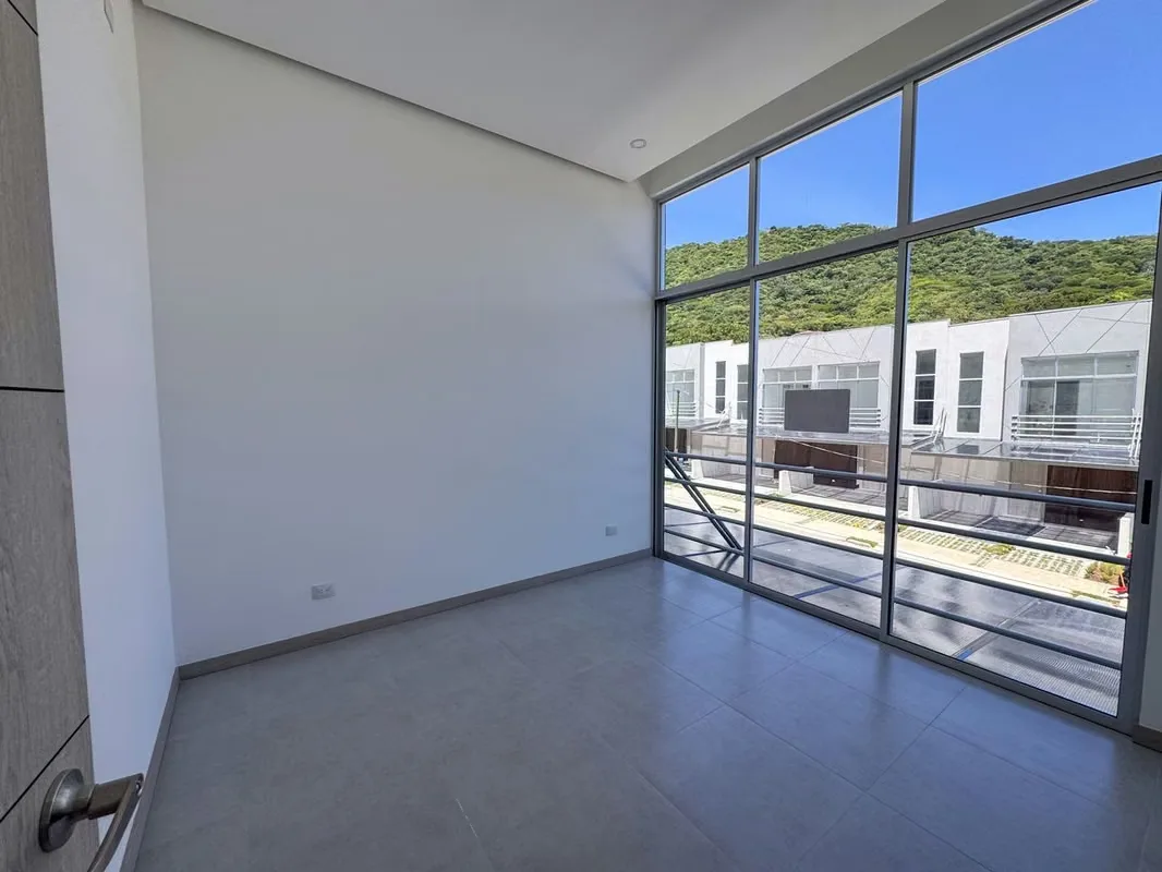 APARTMENT FOR RENT IN ALTO DE LAS PALOMAS*