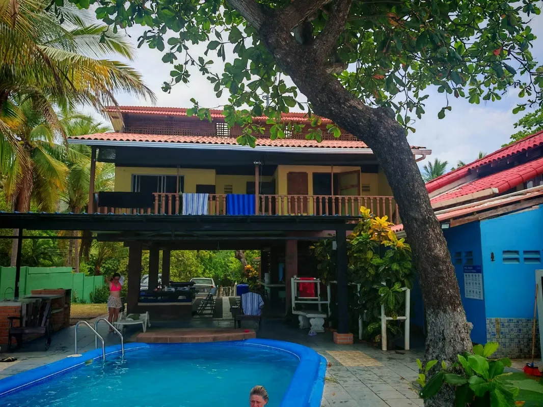 ESPACIOSA CASA FRENTE AL MAR PLAYA TIVIVES PUNTARENAS