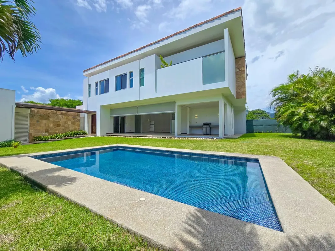 VALLE DEL SOL LINDORA SANTA ANA! CASA CONTEMPORANEA CON PISCINA PRIVADA