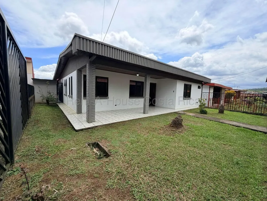 HA Se Vende Casa con Amplio Terreno en San Pedro de Barva, Heredia #26-1973