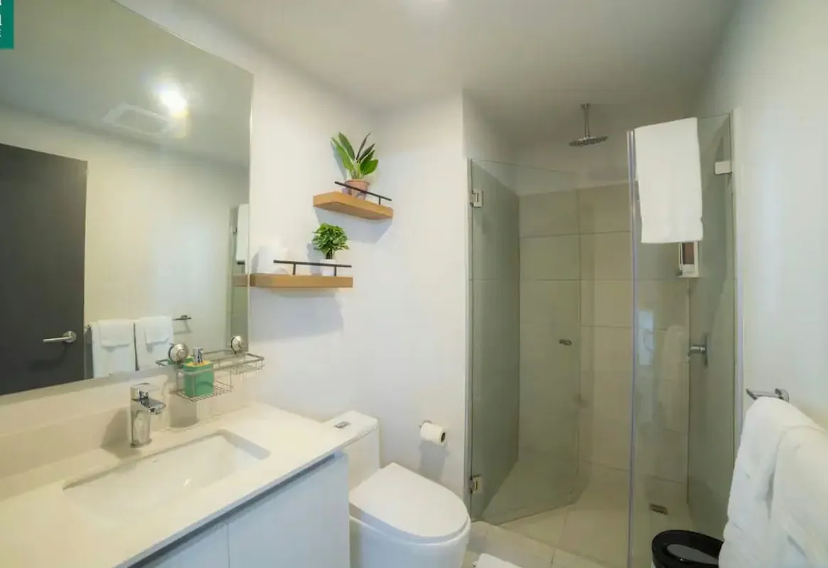 Apartamento equipado y listo para vivir - SECRT Sabana Ideal para quienes buscan confort, diseño y tranquilidad en una de las zonas más cotizadas de San José. Ubicado en SECRT ... — photo 2