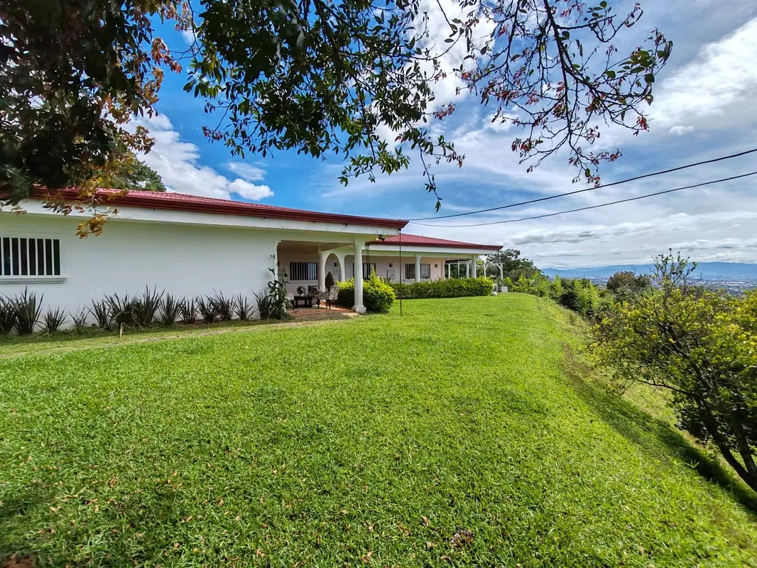 Exclusive Estate for rent or Sale, Alajuela, Guadalupe