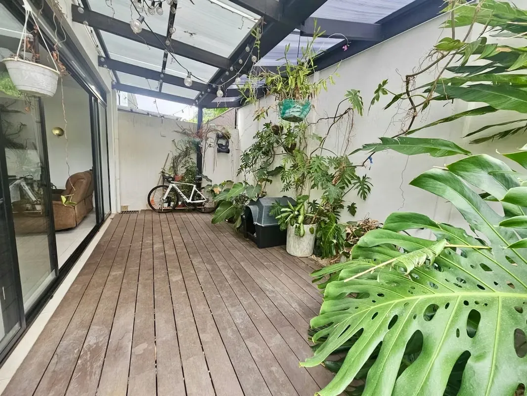 Casa en Alquiler en Condominio, esta hermosa casa de dos niveles combina comodidad, amplitud y una ...