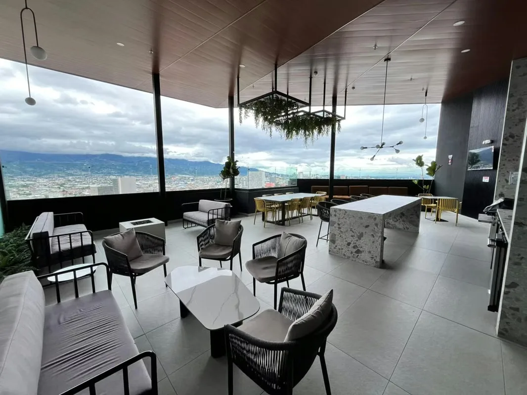 Excelente ubicación frente al Parque Francia, San José Barrio Escalante , cerca de Comercios, Universidades, Centros de Salud. — photo 2