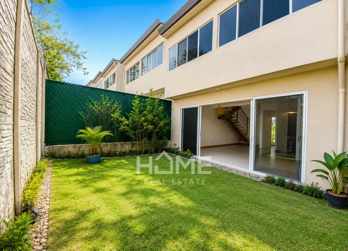 Amplia Casa en Alquiler en Exclusivo Condominio – Ciudad Colón