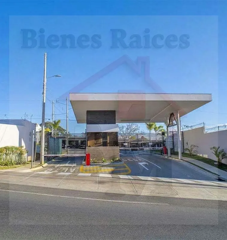 100% Furnished House in Condominium in Heredia!!