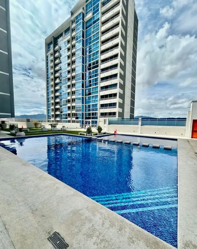 Viví o invertí en una de las zonas con mayor demanda y crecimiento del este de San José. Este apartamento en Torres Los Yoses combina una ubicación estratégica, distribución ... — photo 3