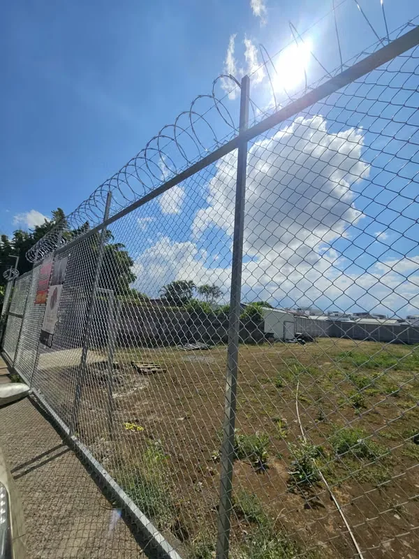 Boost your business in one of the most strategic and high-traffic commercial areas of Concepción de Tres Ríos. This spacious commercial property, located near the Anglo-American ... — photo 2