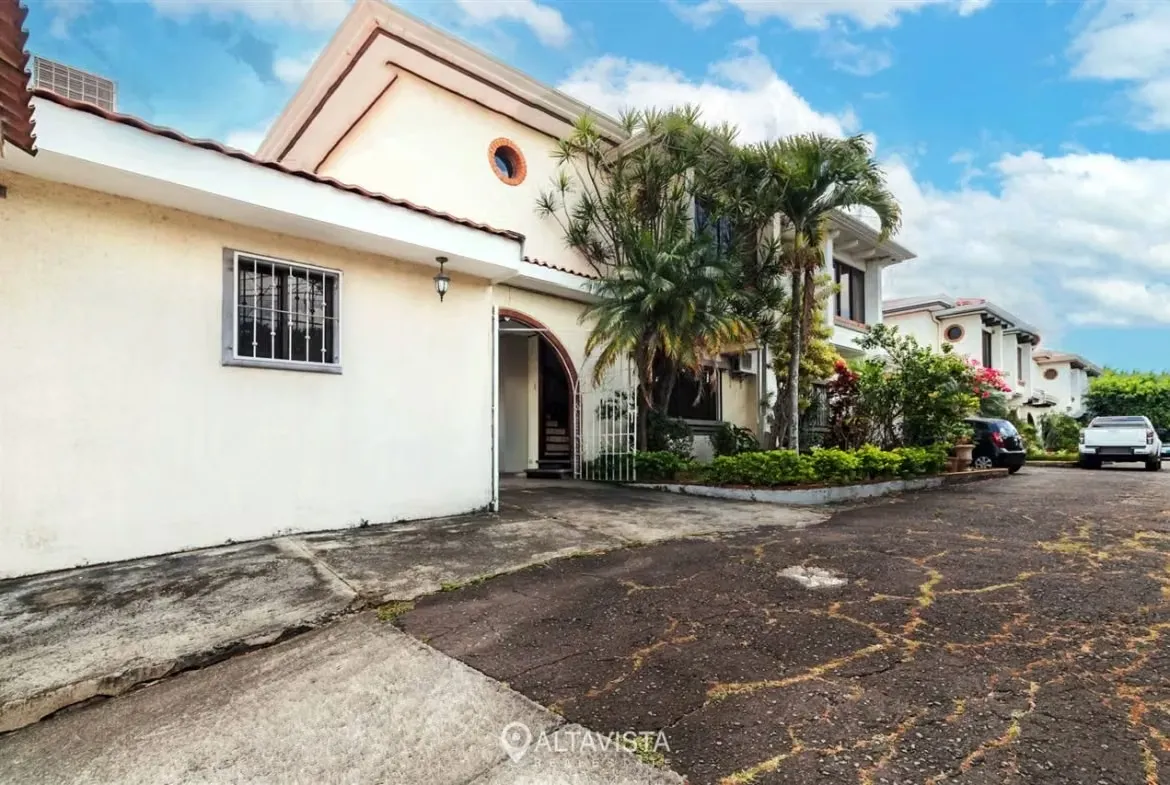 House for rent in Los Laureles-San Rafael de Escazú.