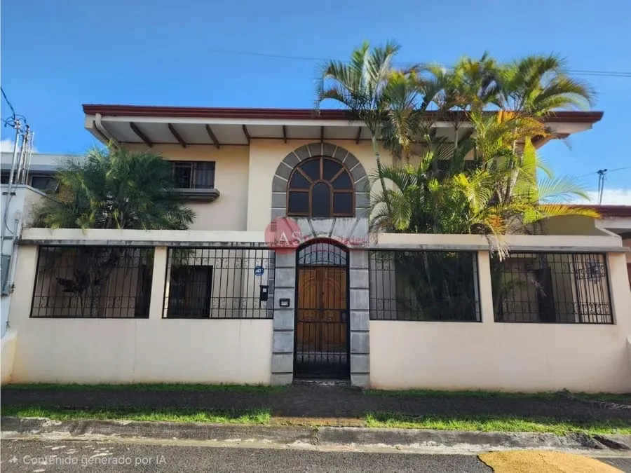 SE ALQUILA CASA EN TRES RIOS
