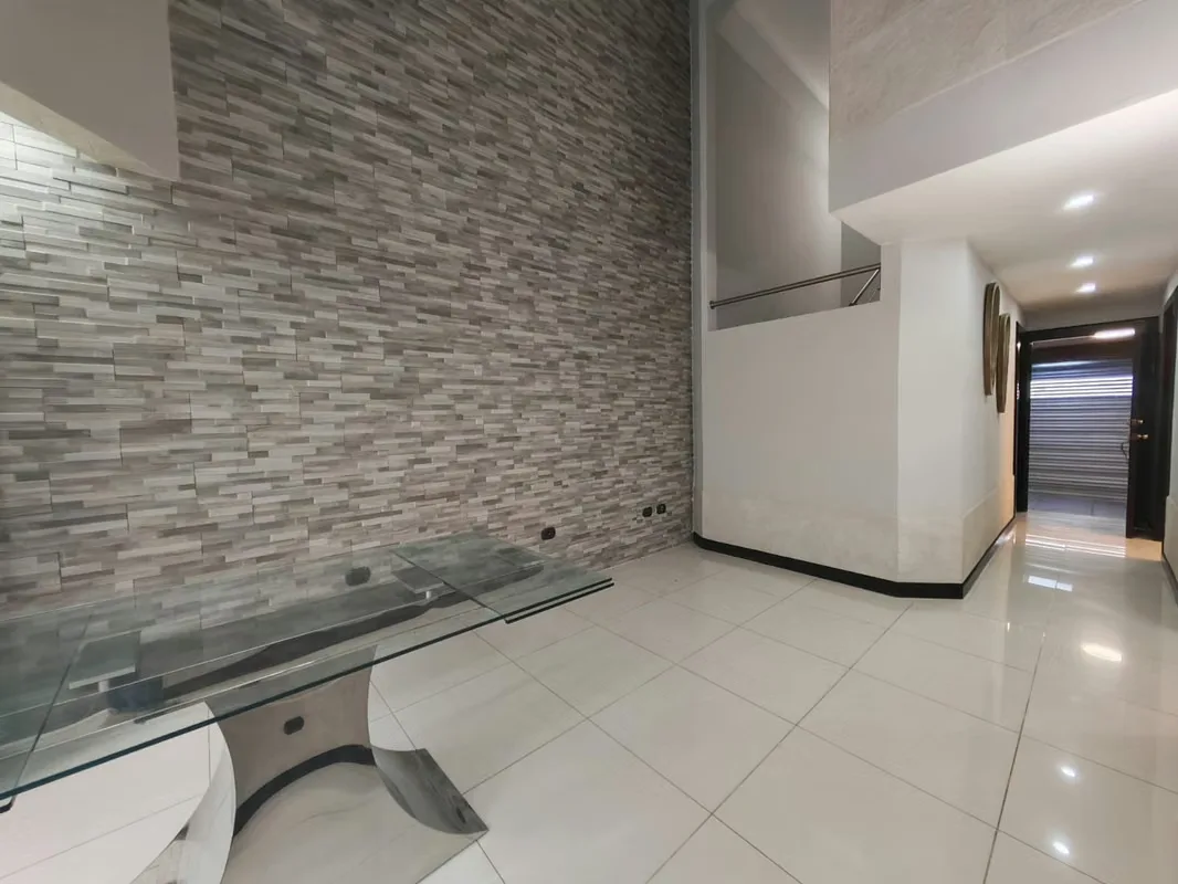 Casa Moderna y Espaciosa en Venta | Residencial Villa Adobe, San Pablo de Heredia — photo 2