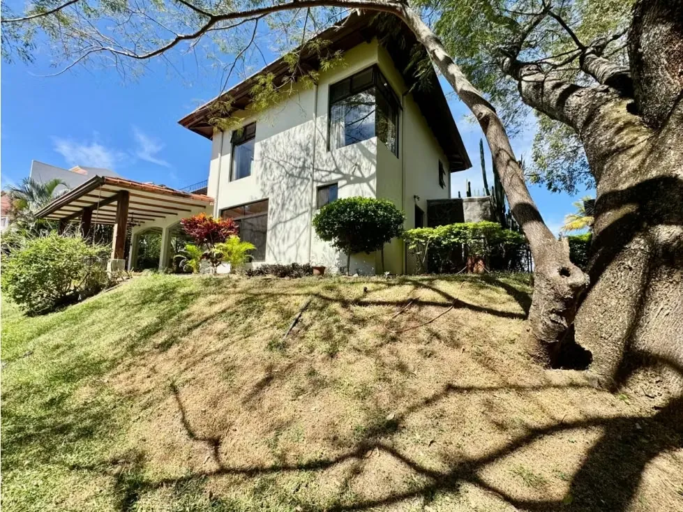 Casa con fabulosa vista en Guachipelín