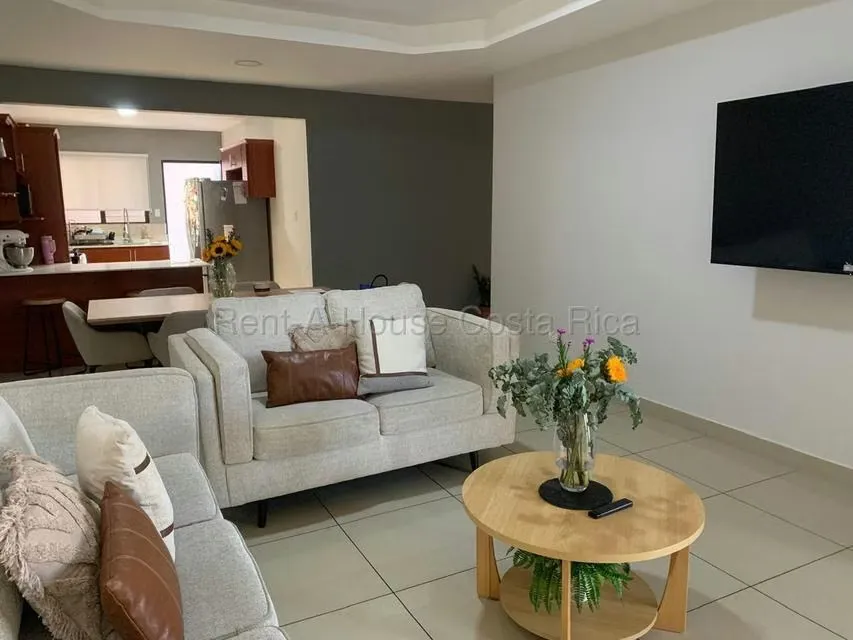 Venta de Casa en Bello Horizonte, Escazú. 26-2166 MJM