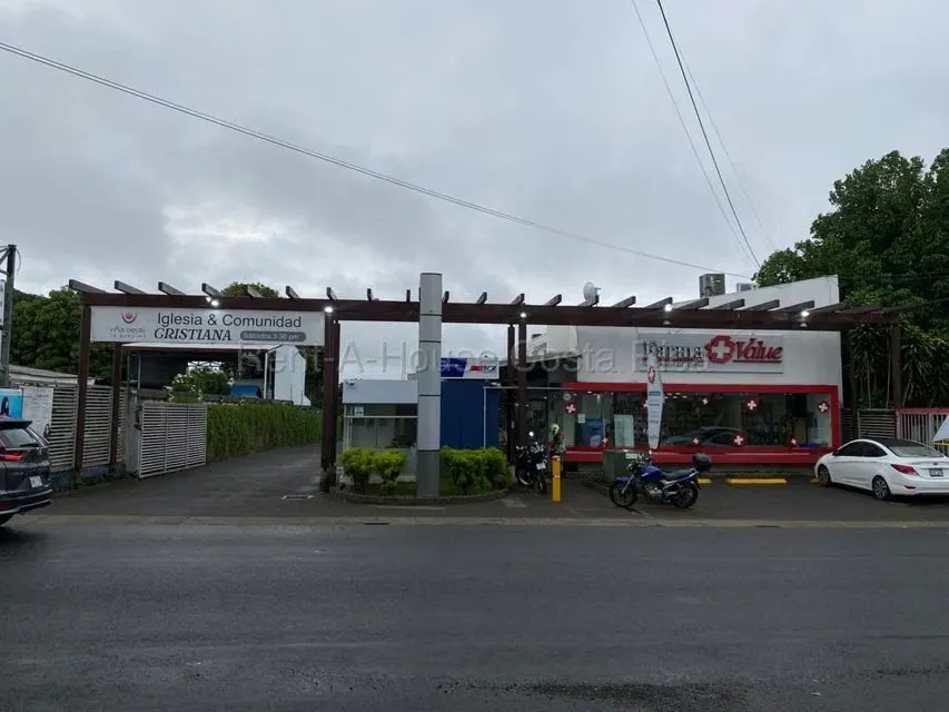 Shopping center for sale in La Guácima, Alajuela. 26-2206 INVESTMENT OPPORTUNITY