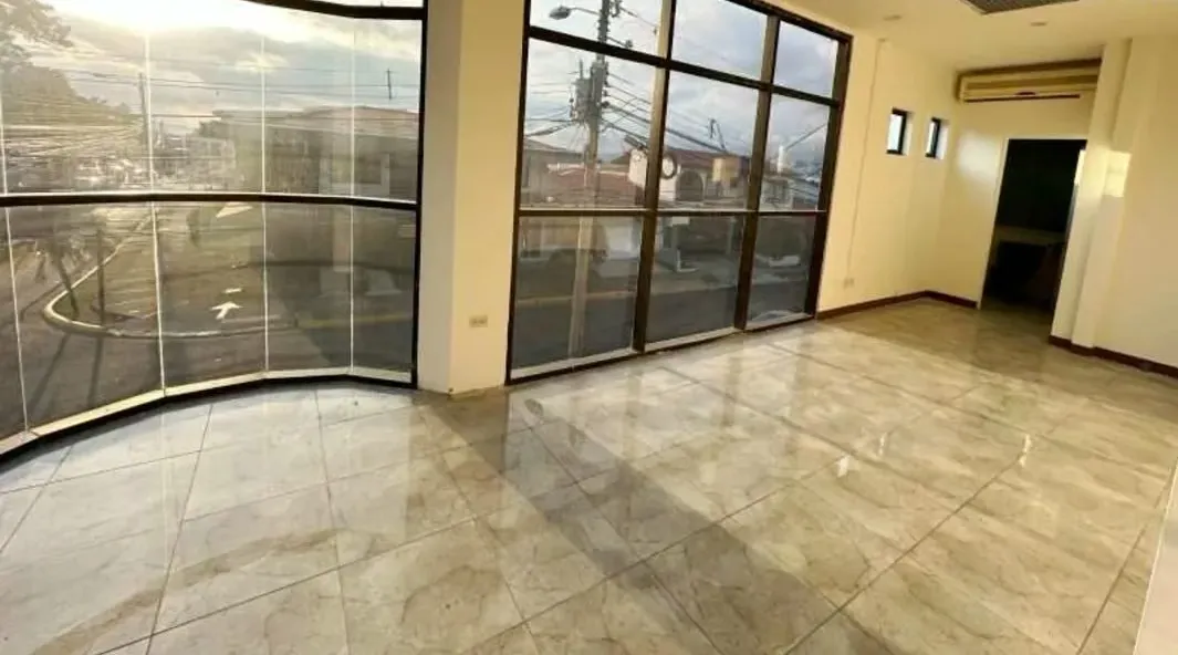 Oficinas en Alquiler – Boulevard de Rohrmoser
