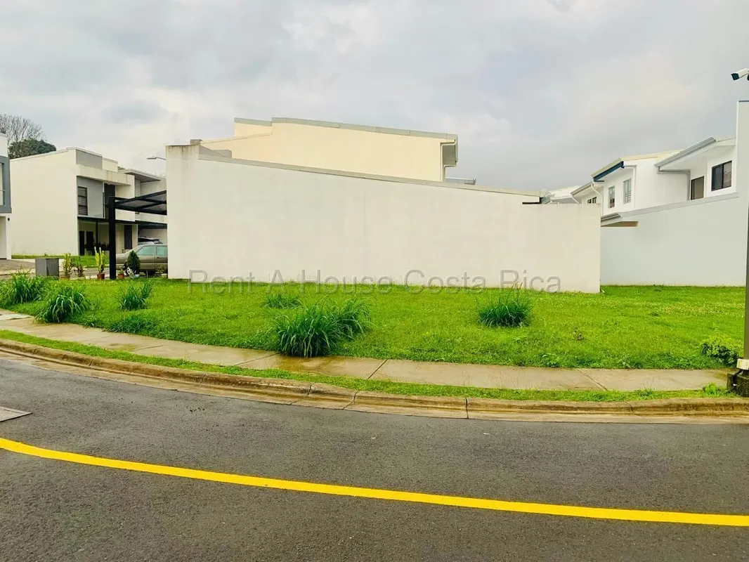 Venta de lote de 174 m2 en Condominio La Floresta Concepción la Unión